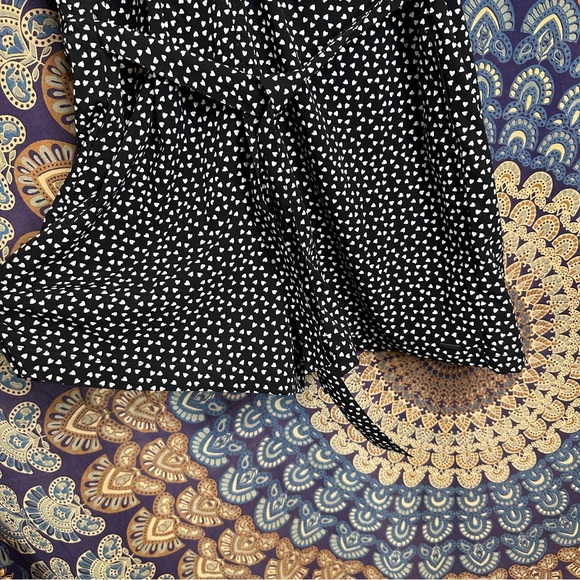 🦋5/20$🦋 Volcom heart patterned romper - Picture 8 of 11